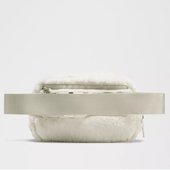 Everywhere Belt Bag *PlushFleece, Color: Bone/Silver- NWT - Picture 2 of 7